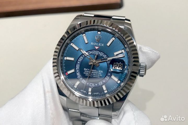 Часы Rolex Sky-Dweller 42mm Blue Dial White Gold