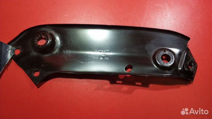 Кронштейн фары Volkswagen Passat B6 AXX 2005-2012