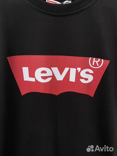 Футболка Levis