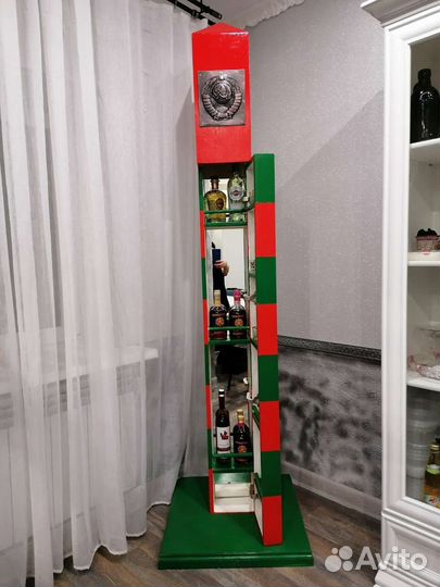 Пограничный столб-бар