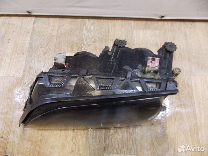 BMW 3 E46 Sedan, фара Левая