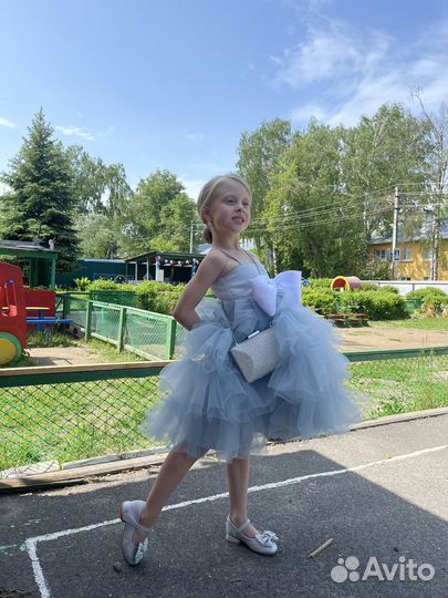 Платье праздничное