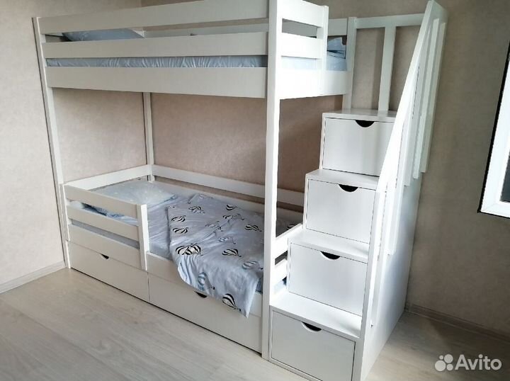 Детская кровать для двоих из массива сосны