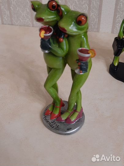 Статуэтка лягушка