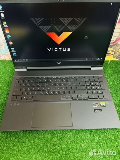 Игровой ноутбук HP Vectus 16-e0121ur