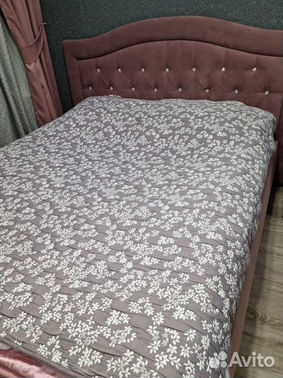 Покрывало на кровать новое стёганое