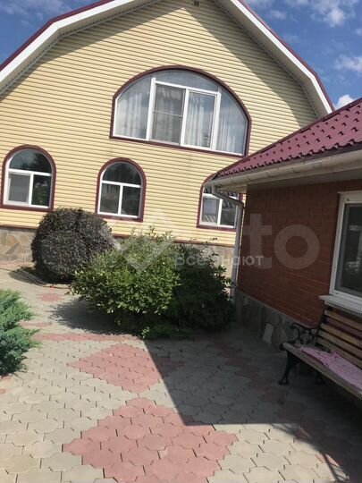 Коттедж 216 м² на участке 9 сот.