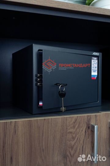 Сейф металлический