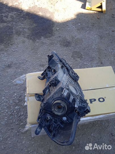 Nissan tiida фара левая