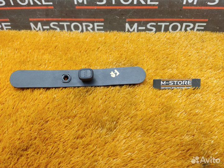 Направляющая ремня безопасности передняя правая