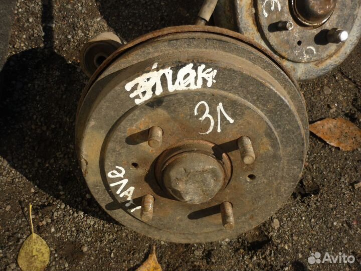 Задний левый кулак Хундай Элантра 3 XD