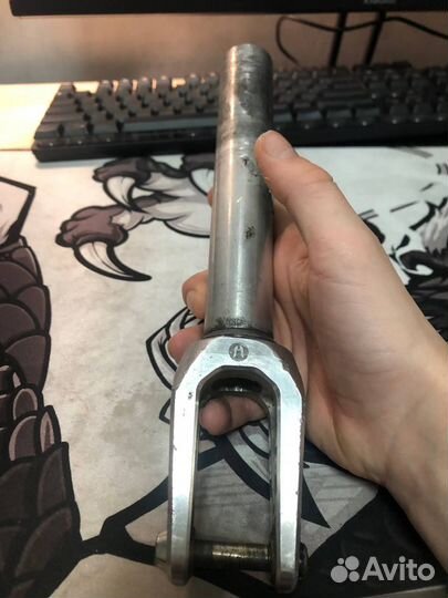 Вилка для трюкового самоката