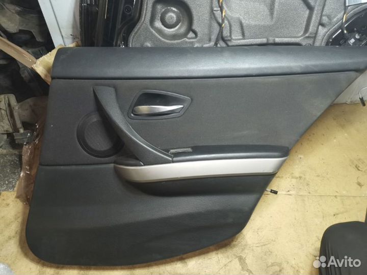 Обшивка двери пердние и задние Задн. Прав. BMW 3 Е