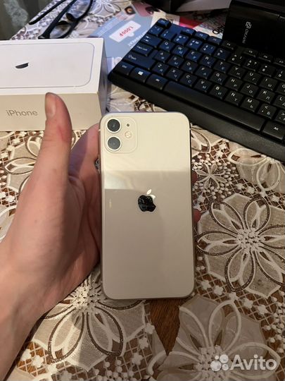 iPhone 11, 64 ГБ