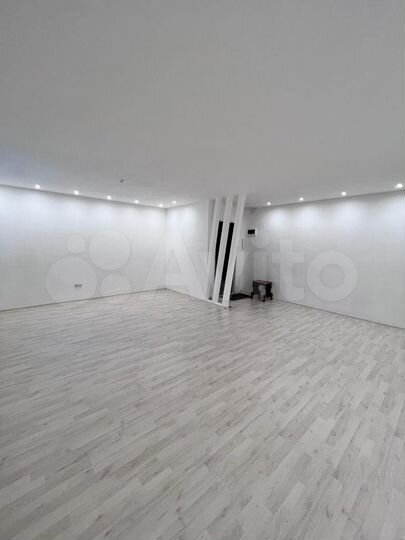 3-к. квартира, 66 м², 1/9 эт.