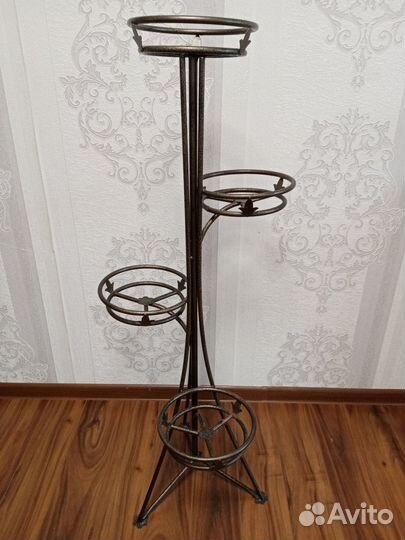 Подставка под цветы металлическая