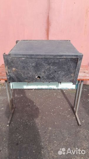 Аккумуляторный ящик с металлической крышкой маз