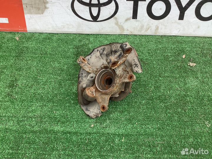 Кулак поворотный передний левый Camry 40