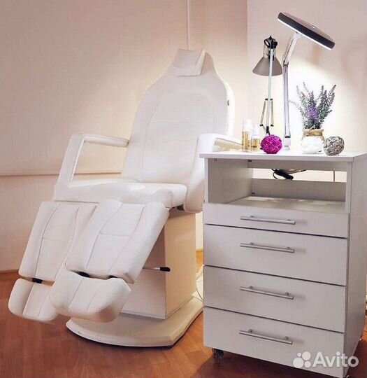 Педикюрное кресло с электроприводами