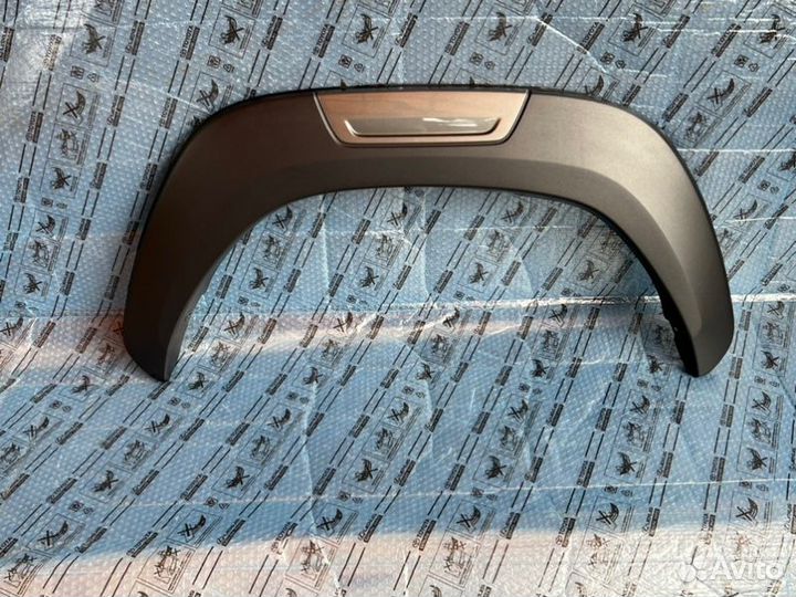 Расширитель крыла задний правый Toyota Hilux 8