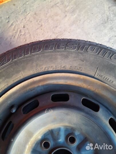 Bridgestone Sneaker 185/70 R14 88S