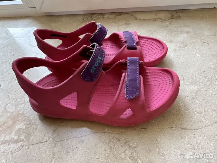 Сандалии Crocs