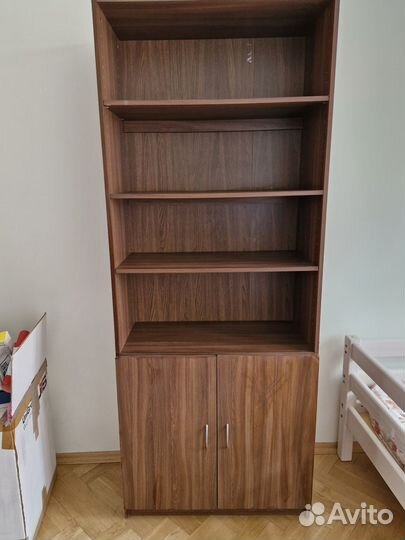 Книжные полки