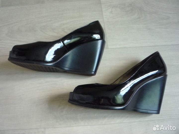 Туфли платформа выходные натуральная кожа-лак 38р
