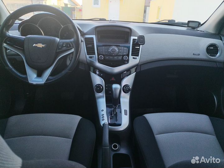 Chevrolet Cruze 1.6 AT, 2011, 182 000 км