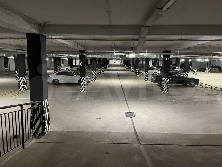 Машиноместо, 13 м²