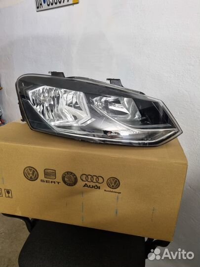Фара передняя правая на Фольскваген Поло