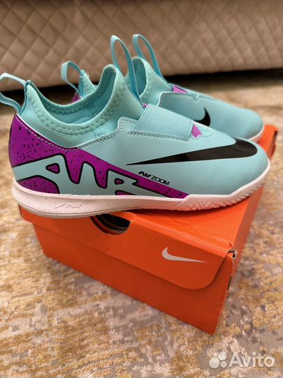 Новые футзальные бутсы Nike Jr Zoom Vapor