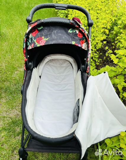Коляска Cybex Mios Spring Blossom Dark 3 в 1
