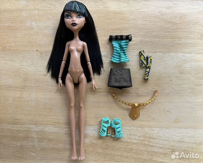 Раздел Клео де Нил Скулз Аут