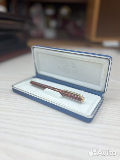 Перьевая ручка фирменная