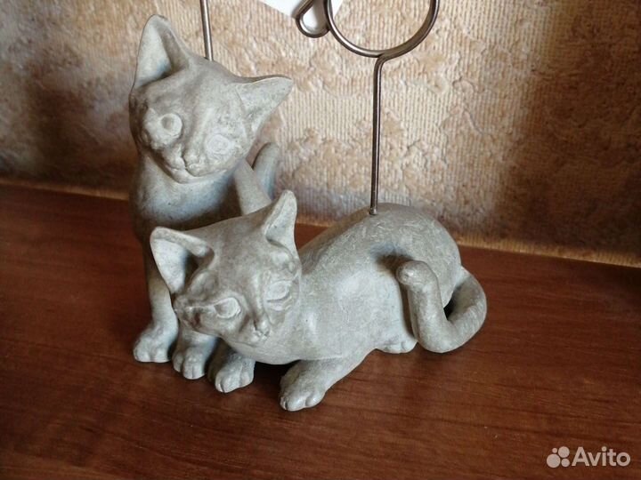 Статуэтка-держатель