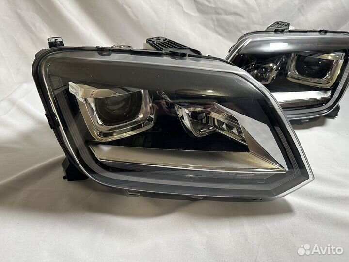 Фара правая левая VW Amarok ксенон xnenon