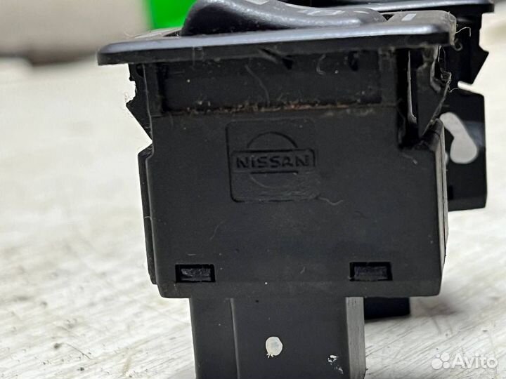 Кнопки подогрева люка зеркал Primera p12