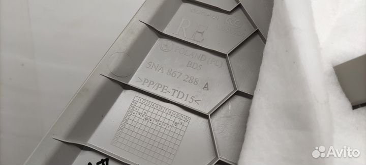 Обшивка стойки задней правой Volkswagen Tiguan 2