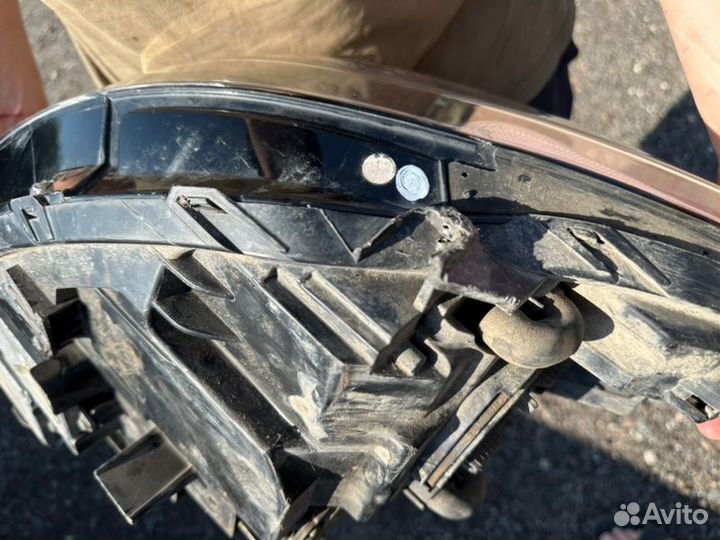 Фара передняя левая Kia Quoris 3.8 G6DK 2013