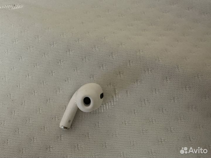 Правый наушник airpods pro