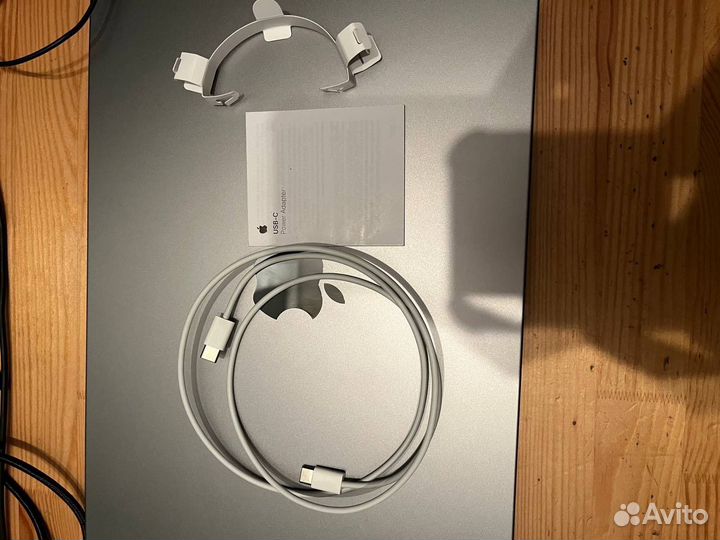 Кабель Apple USB Type-C, 1м, белый (MUF72ZM/A)