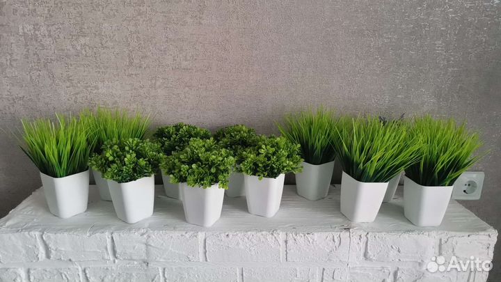 Искусственные цветы в горшках