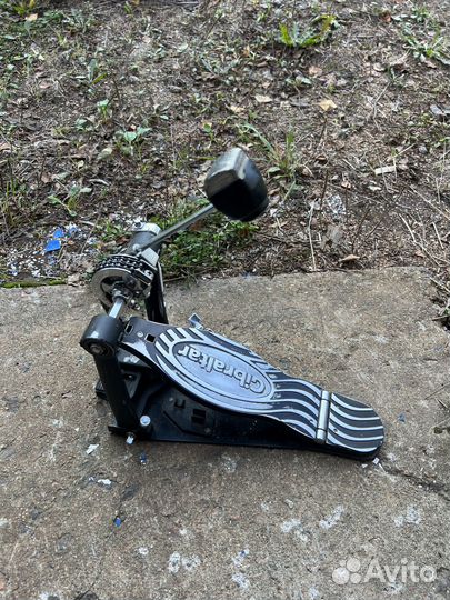 Педаль для бас барабана