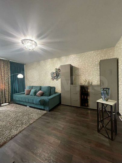 2-к. квартира, 56 м², 5/10 эт.