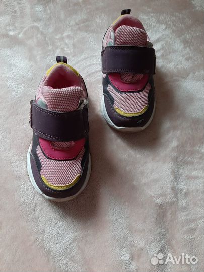 Кроссовки детские