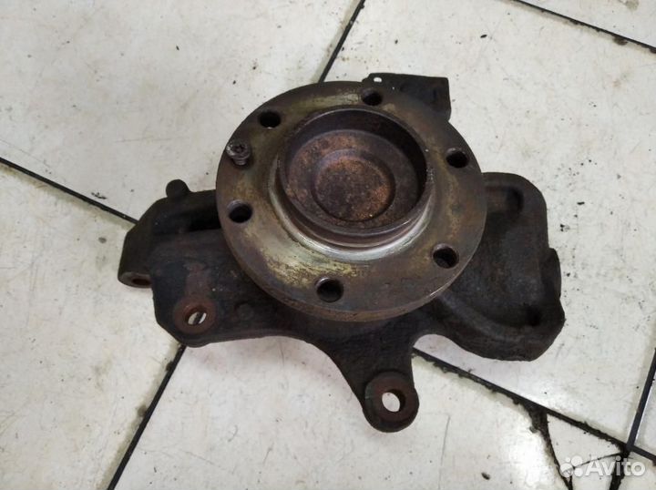 Кулак поворотный передний правый w906 Sprinter