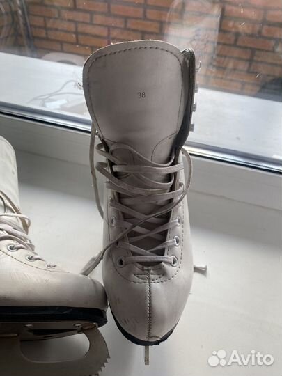 Коньки фигурные 38 размер