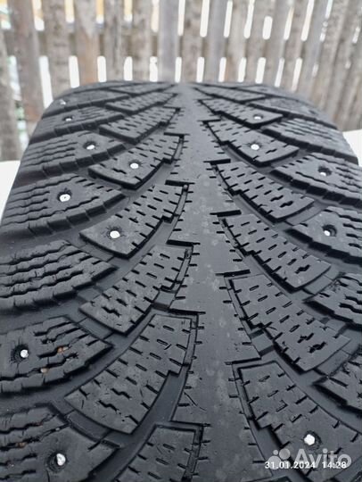 Nokian Tyres Hakkapeliitta 4 215/60 R16