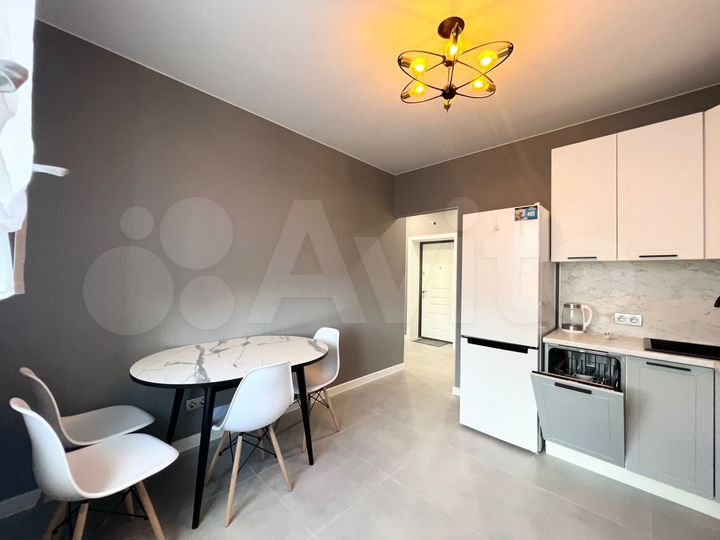 2-к. квартира, 55 м², 2/10 эт.